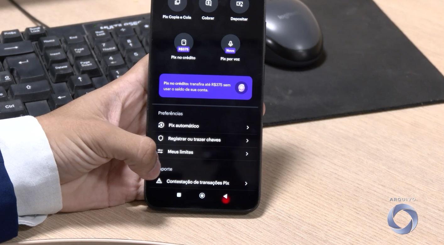 Pix automático passa a funcionar também em contas-salário