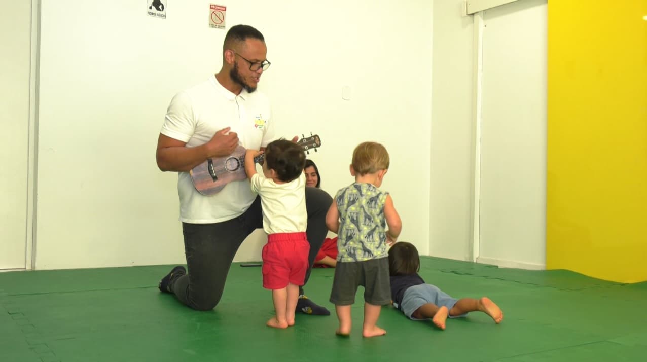 Dia da Infância: música estimula descobertas desde os primeiros meses
