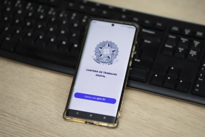 PEC do fim da escala 6x1 já conta com relatório favorável na CCJ