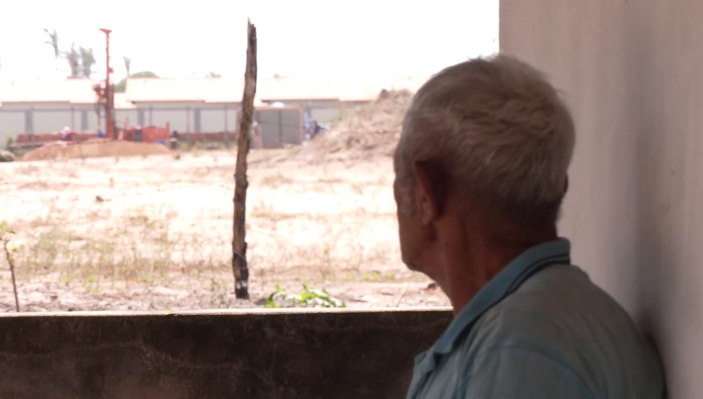 Moradores denunciam destruição de plantações e casas por máquinas