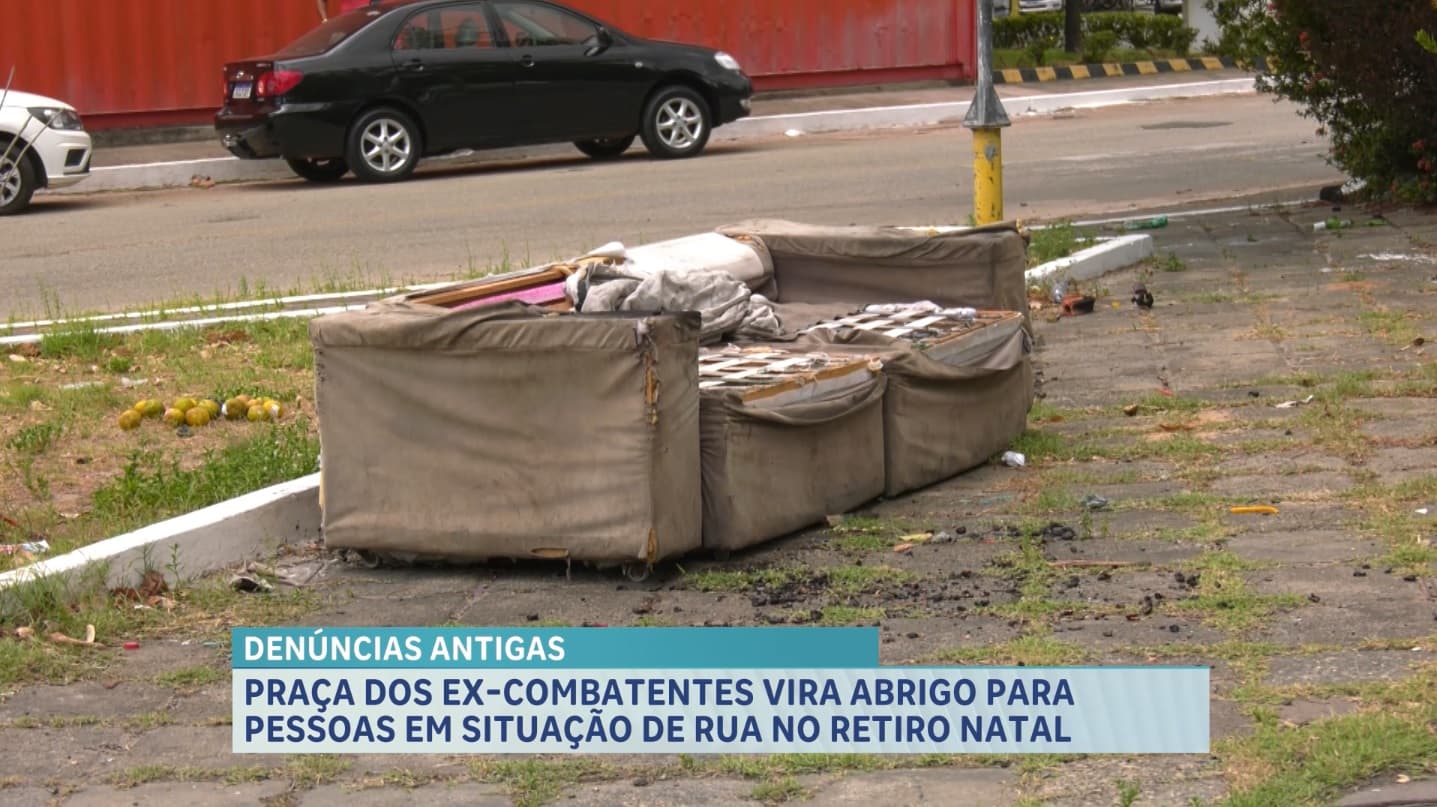 Praça dos Ex-Combatentes vira depósito de lixo irregular; Prefeitura afirma fazer serviço de limpeza