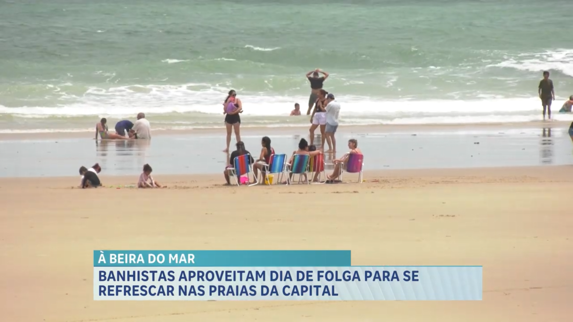 Feriado de Nossa Senhora Aparecida movimenta a Praia do Calhau