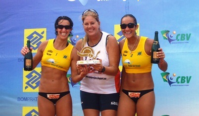 Campeões do Circuito de vôlei do BB: Josi e Thaís/Benjamim e Bruno