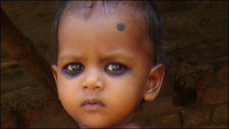 Na índia a cada 1.818 meninas recém-nascidas, 43 são mortas