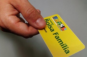 Com reajuste, benefício médio do Bolsa Família sobe para R$ 176