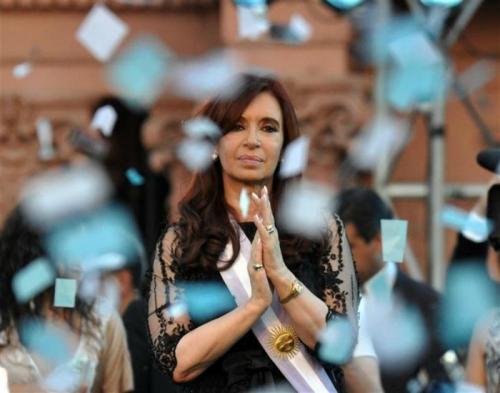 Cristina Kirchner deve ter alta nas próximas 24 horas, diz porta-voz 