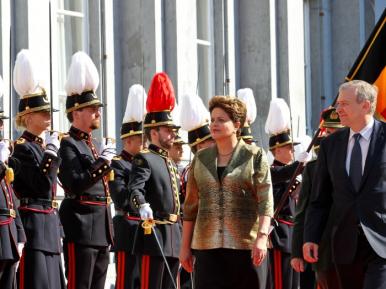 Dilma afasta hipótese de medidas mais duras para combater impactos da crise Dilma afasta hipótese de medidas mais duras para combater impactos da crise