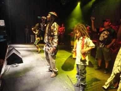 Sétima edição do Cidade do Reggae leva mais de 10 mil pessoas ao delírio