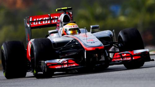Hamilton reclama do desempenho da McLaren