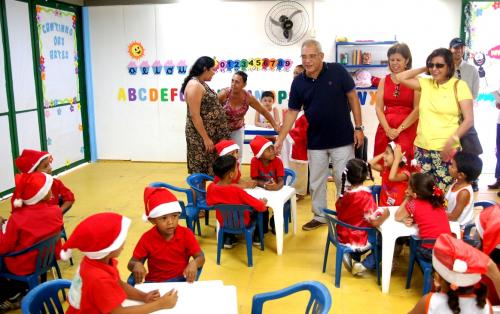 Secretário de Educação visita creche Gonçalves Dias