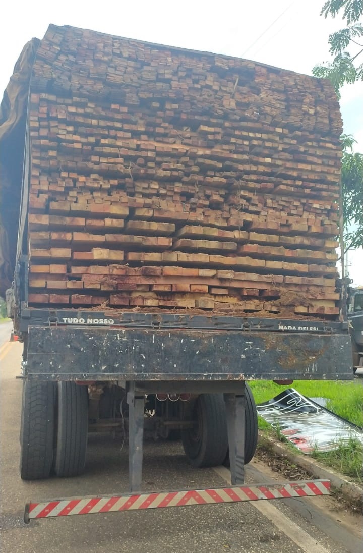 carga madeira