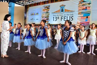 Dançando e Educando: alunas apresentam prévia de espetáculo natalino na FeliS