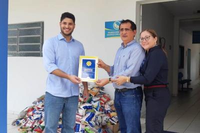 Apae-São Luís recebedoações de alimentos do Grupo WP