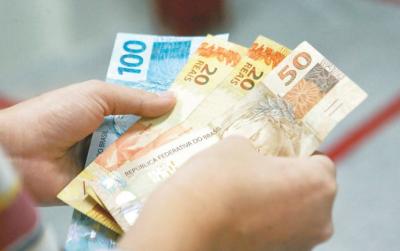 Governo reduz para R$ 1.031 salário mínimo para 2020