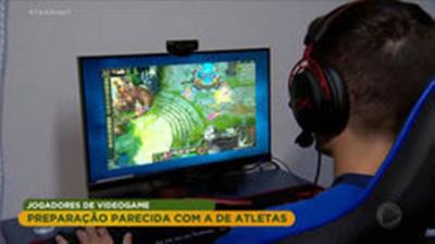 Jogadores de e-sports fazem treinamento parecido com o de atletas