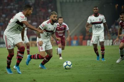 Flamengo derrota Fortaleza de virada na 26ª rodada do Brasileirão