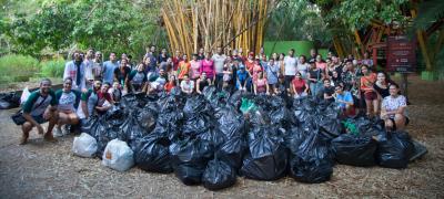 Mutirão de brasileiros e venezuelanos remove 1 tonelada de lixo da Bacia Amazônica