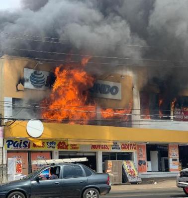 Loja de eletrodoméstico pega fogo no bairro da Cohab