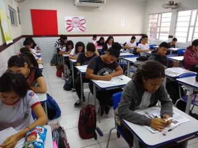 alunos em sala de aula