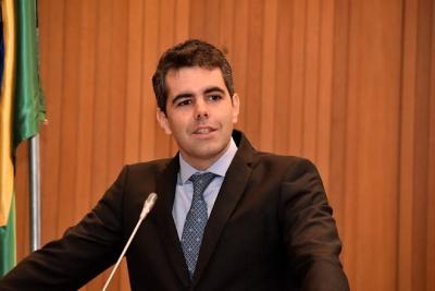 Adriano Sarney anuncia saída da disputa pela prefeitura de São Luís