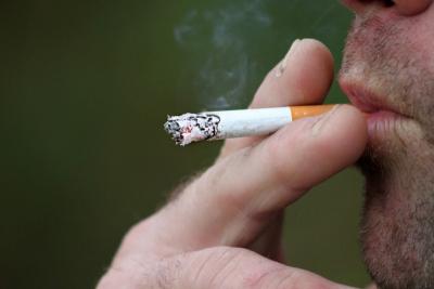 Cigarro: 9 em cada 10 fumantes começam antes dos 18 anos