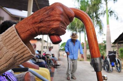 Instituições que abrigam idosos poderão receber R$ 160 milhões 