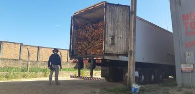 PRF apreende madeira com documentação irregular em Balsas