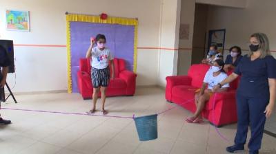 Centro-Dia melhora qualidade de vida de jovem com deficiência intelectual 