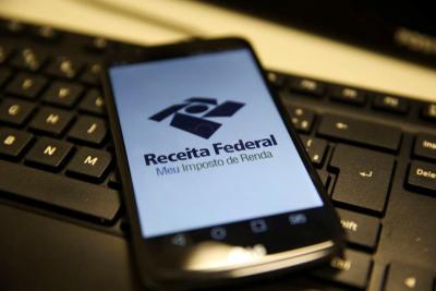 Receita paga restituição a contribuintes de lote residual do IRPF