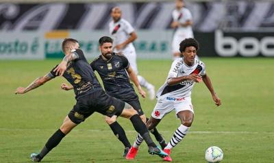 Vasco vence Ceará e vai à liderança do Brasileirão