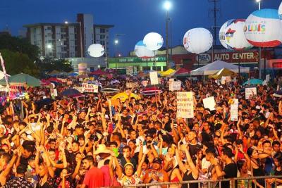 multidão curte carnaval