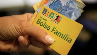 Governo amplia prazo de saques do Bolsa Família