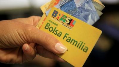 Caixa paga auxílio de R$ 300 para beneficiários do Bolsa Família