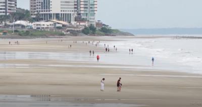 Praias movimentadas no fim de semana em São Luís