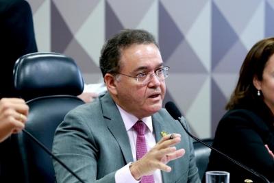 Roberto Rocha defende uso do fundo eleitoral no combate à Covid-19