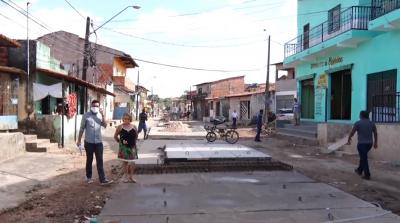 Comitiva visita obras na Rua da Felicidade no João Paulo