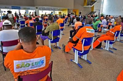 Covid-19: Braide acompanha vacinação de rodoviários e agentes de limpeza