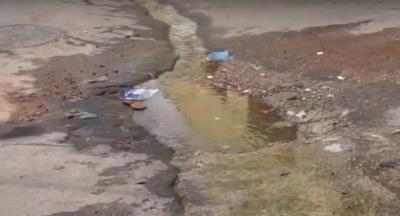 Esgoto causa transtornos em rua do bairro João Paulo