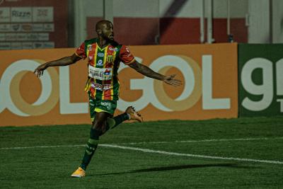 Sampaio Corrêa vence Vila Nova-GO por 2 a 0 pela Série B