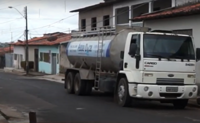 Moradores reclamam de falta de água no bairro Parque dos Sábias