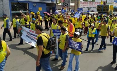 Servidores do Detran realizam manifestação no sétimo dia de greve
