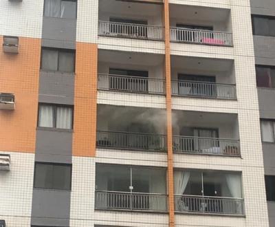 Apartamento pega fogo no bairro Calhau em São Luís