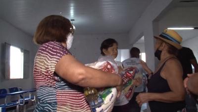Instituto Cidade Solidária entrega cestas para famílias do Sacavém