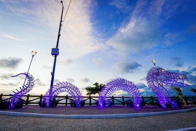 Governo entrega escultura e praça na Avenida Litorânea