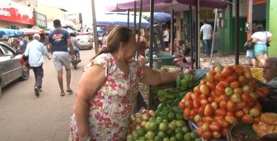 Consumidores reclamam do aumento das frutas e verduras