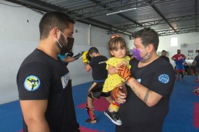 Kickboxing: atletas participam de aulão beneficente para ajudar criança em SL