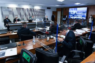 Senadores da CPI afirmam ter elementos para indiciar presidente Bolsonaro