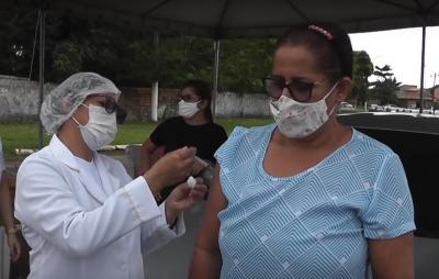 Santa Inês: pessoas com 50 anos começam a ser vacinadas contra Covid