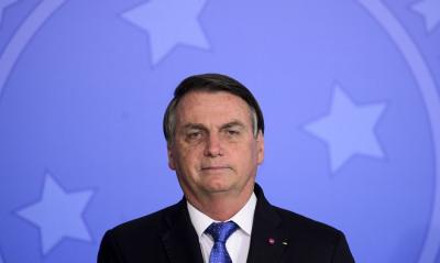 Bolsonaro zera PIS e Cofins do diesel e do gás de cozinha