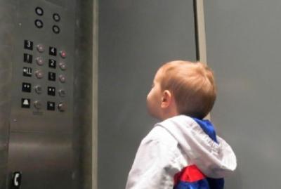 PL prevê proibição do uso de elevadores por crianças desacompanhadas de adultos 